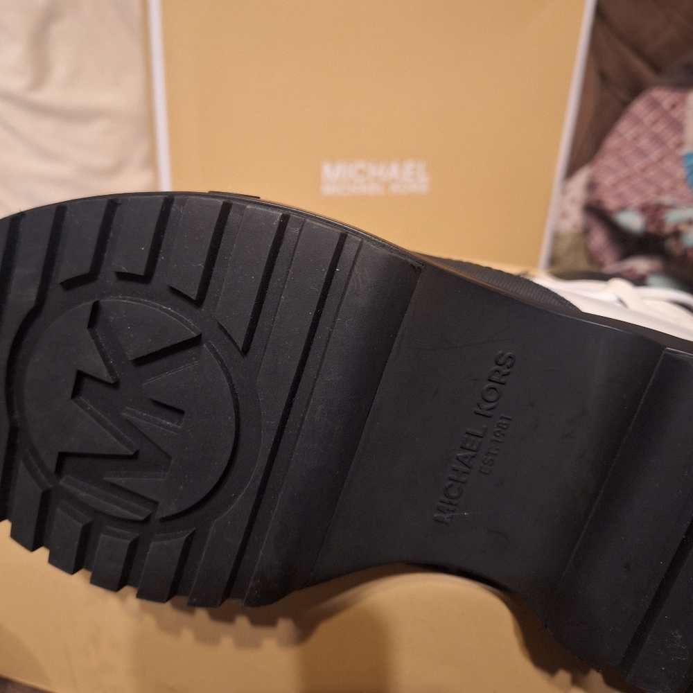 Michael Kors - Picture 5 of 7